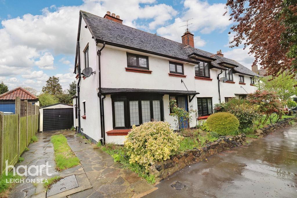 Fillebrook Avenue, LeighOnSea 3 bed semidetached house for sale £