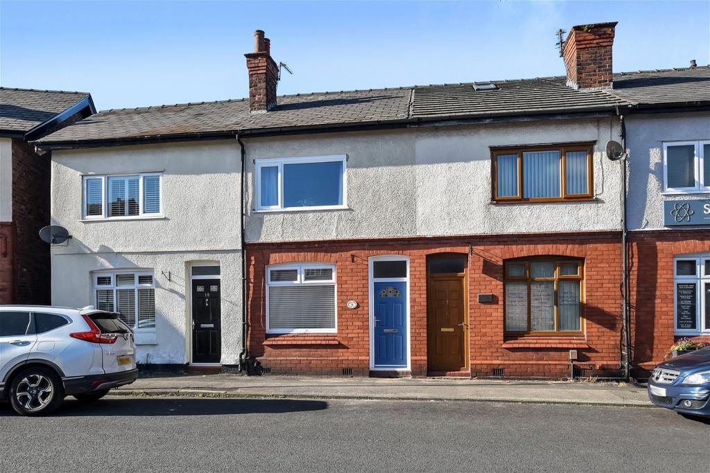Dundonald Avenue, Stockton Heath... 2 bed terraced house £950 pcm (£