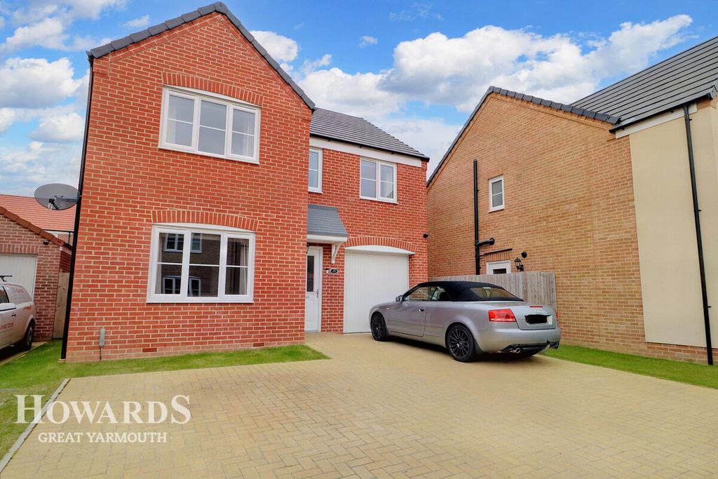 Pascoe Drive, Ormesby 4 bed detached house for sale £350,000
