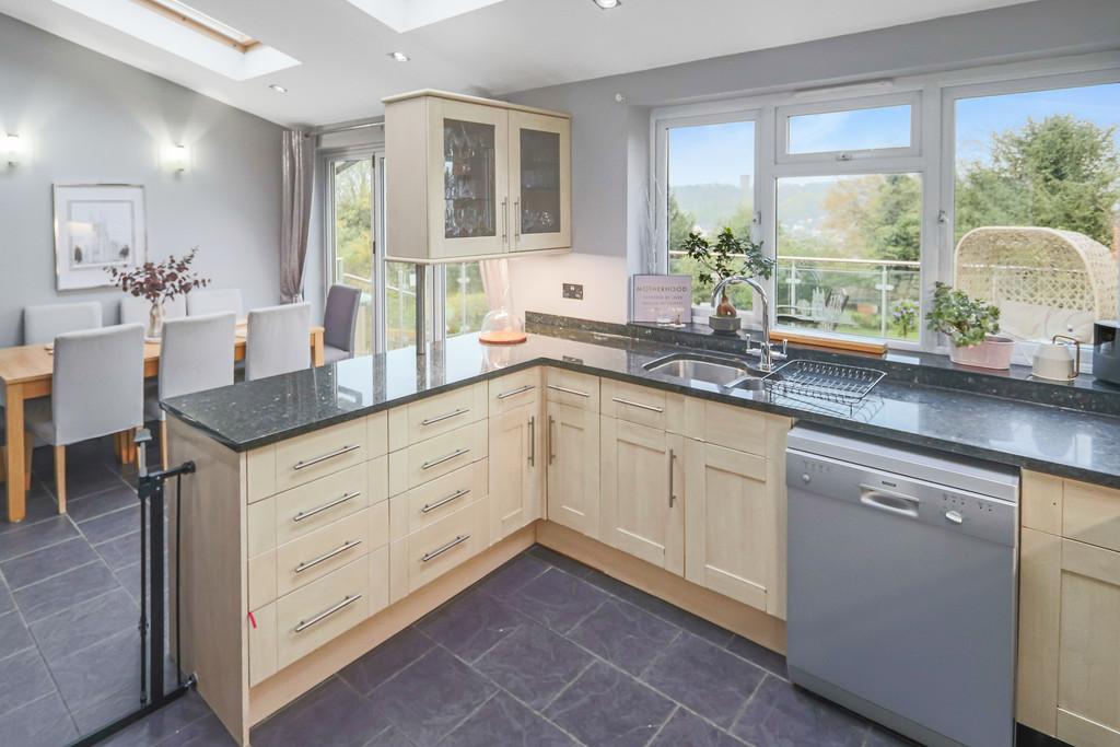 Woodmansterne Road, Coulsdon 4 bed detached house for sale £850,000