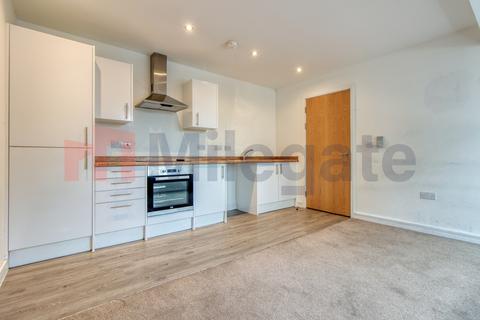 2 bedroom flat to rent, St. Edwards Way, Romford RM1