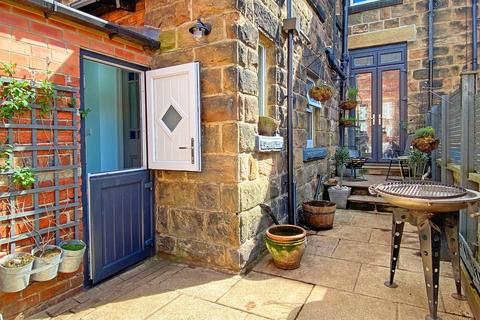 4 bedroom terraced house for sale, Mayfield Grove, Harrogate