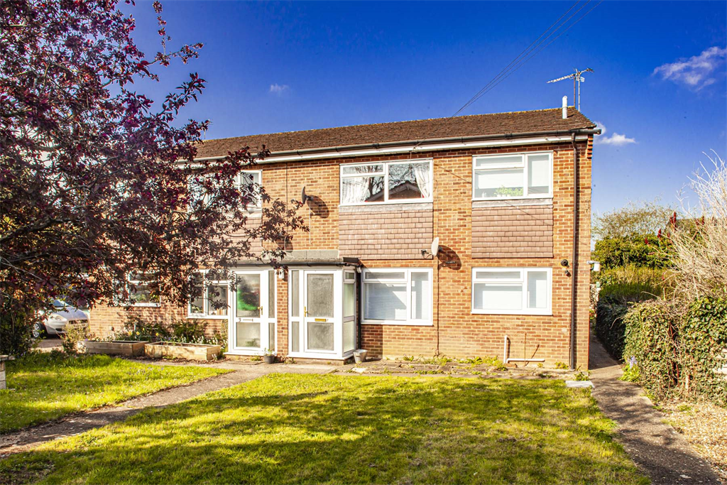 2 Westview, Pangbourne on Thames, RG8 2 bed apartment £1,395 pcm (£