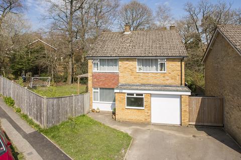 52 Fermor Way, Crowborough, TN6 3BE