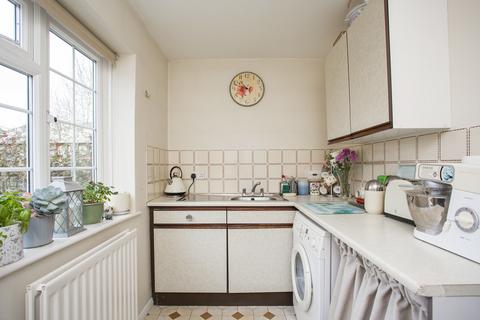 16 Alder Close, Heathfield, TN21 8BY