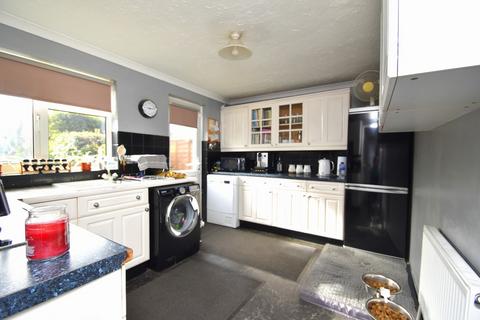 3 bedroom semi-detached house for sale - Sandpiper Road, Ipswich IP2 9HT