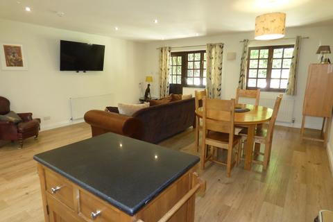 2 bedroom semi-detached bungalow to rent, The Edgemoor Hotel, Bovey Tracey