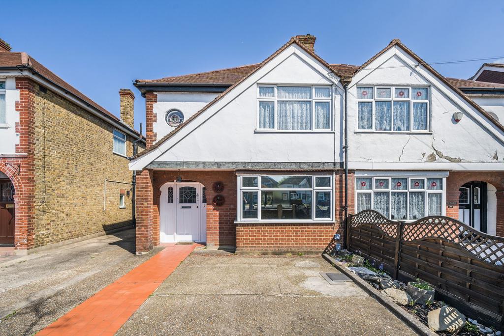 Uxbridge Road, Feltham, TW13 3 bed semidetached house for sale £525,000