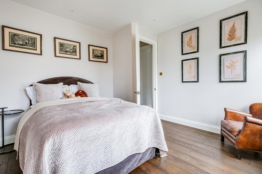 Warwick Square 9, Flat B-3
