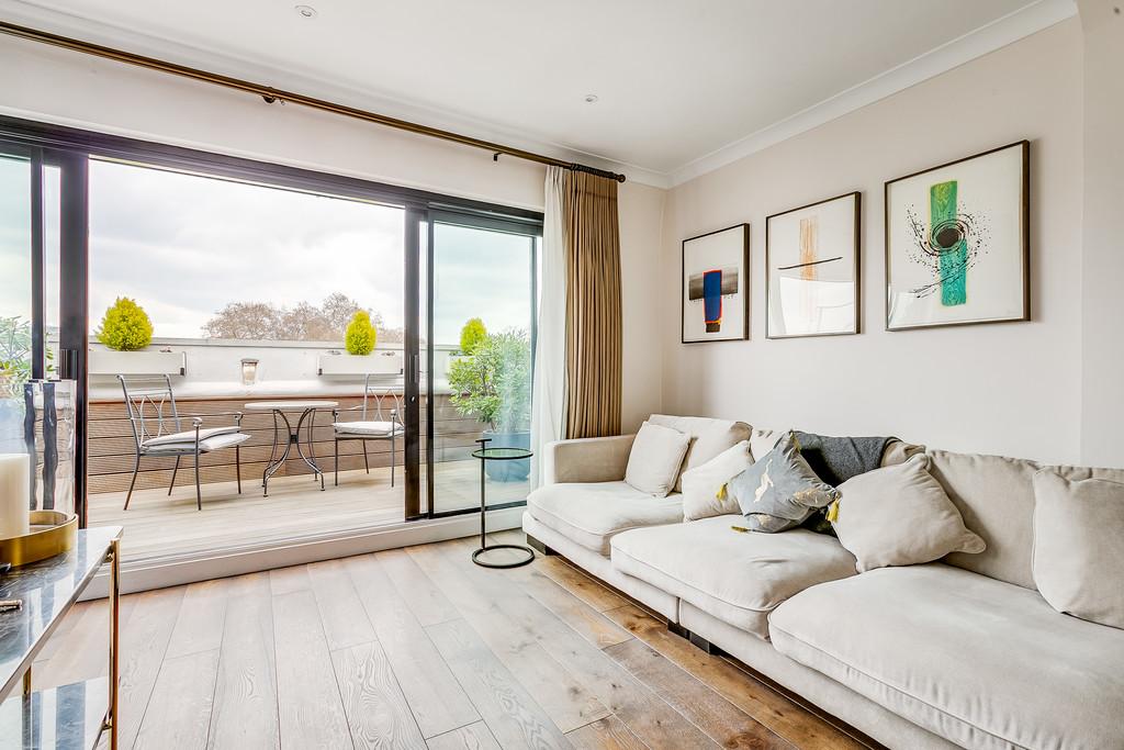 Warwick Square 9, Flat B-10