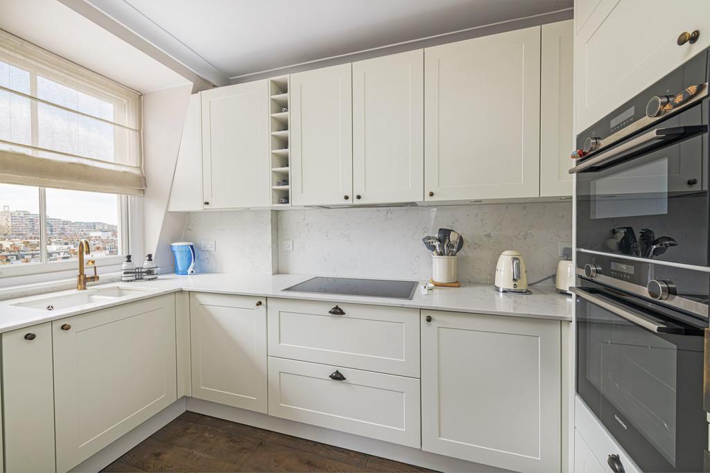 29 B Warwick Sq Kit 1