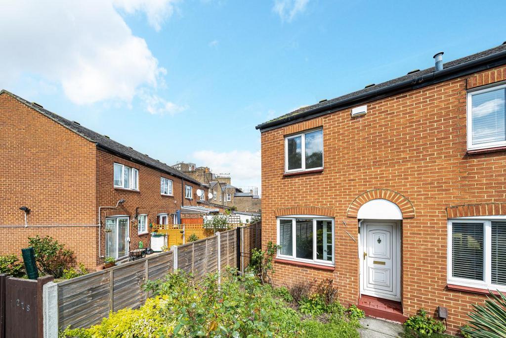 Naylor Road, Peckham Rye 2 bed terraced house for sale £525,000