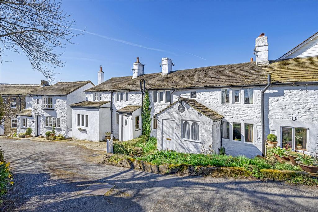 Briggate, Nesfield, Ilkley, North Yorkshire, LS29 3 bed terraced house for sale £545,000