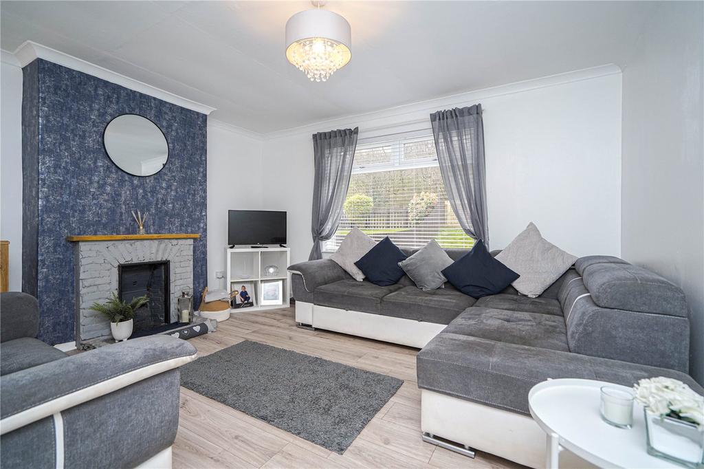 75 Kirn Drive, Gourock, Inverclyde, PA19 2 bed flat £86,500