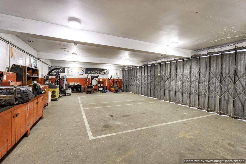 Front Tyre Room