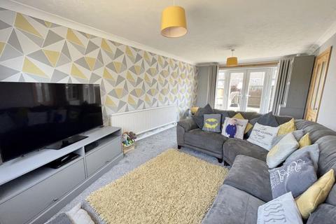38 Loft Avenue, Grimsby, DN37 9AG