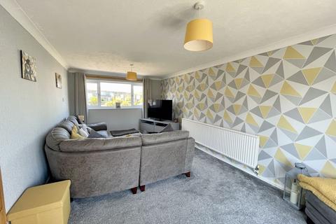 38 Loft Avenue, Grimsby, DN37 9AG