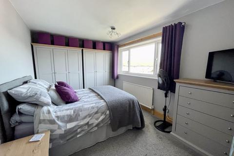 38 Loft Avenue, Grimsby, DN37 9AG