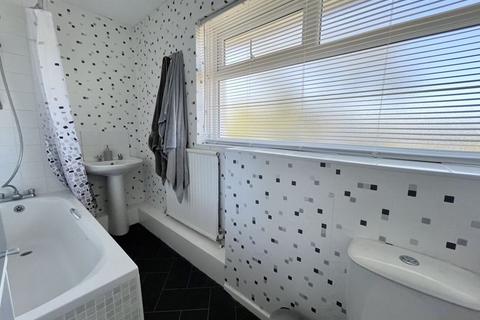 38 Loft Avenue, Grimsby, DN37 9AG