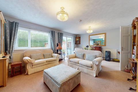 1 Cherry Gardens, Littlestone, New Romney, TN28 8QR