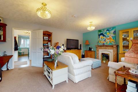 1 Cherry Gardens, Littlestone, New Romney, TN28 8QR