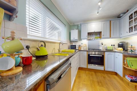 1 Cherry Gardens, Littlestone, New Romney, TN28 8QR