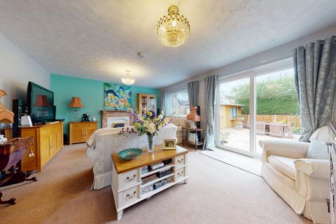 1 Cherry Gardens, Littlestone, New Romney, TN28 8QR