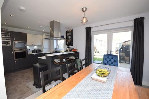 7 Lornty Place, Rattray, Blairgowrie, PH10 7FF