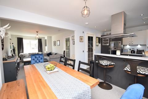 7 Lornty Place, Rattray, Blairgowrie, PH10 7FF