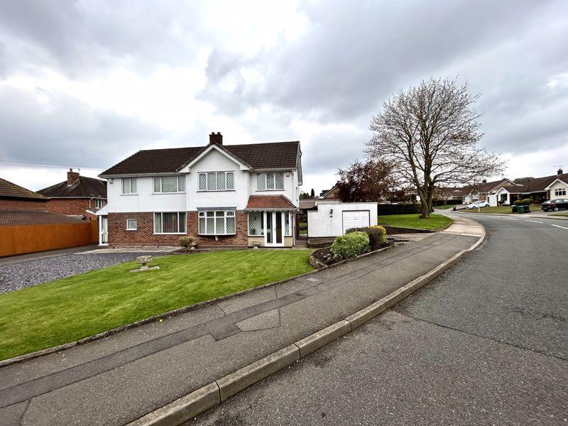 Whitecrest, Great Barr, Birmingham B43 6EN 3 bed semidetached house
