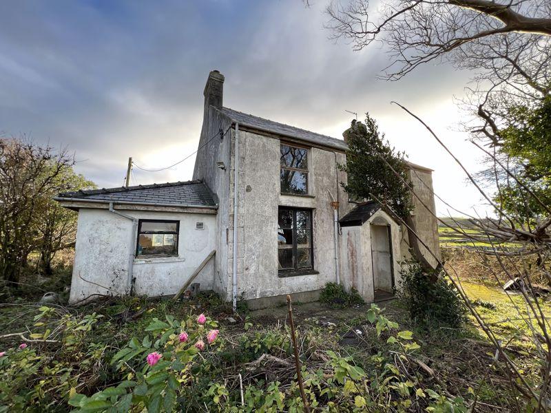 Carmel, Gwynedd. By Online Auction... 4 bed detached house £175,000