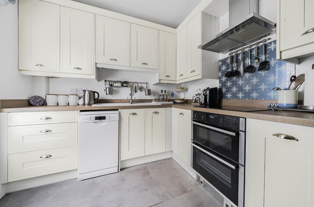Dorchester Road, Maiden Newton, Dorchester, DT2 3 bed terraced house