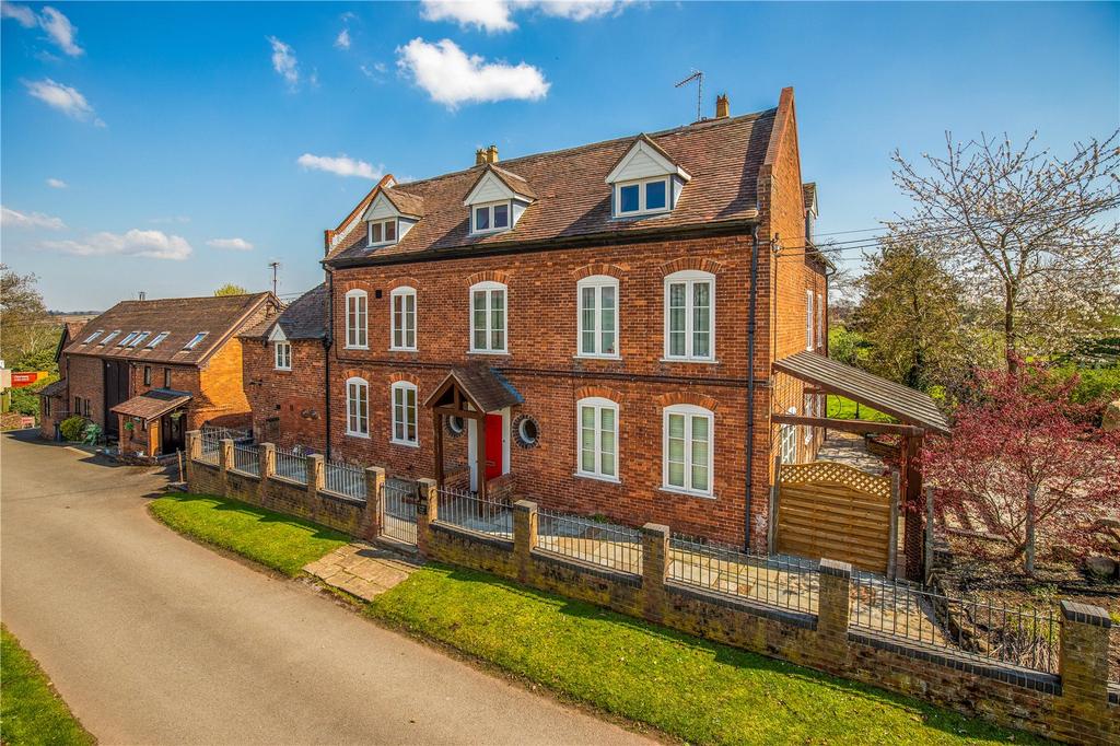 Austcliffe House Farm, Austcliffe Road, Cookley, Kidderminster 8 bed