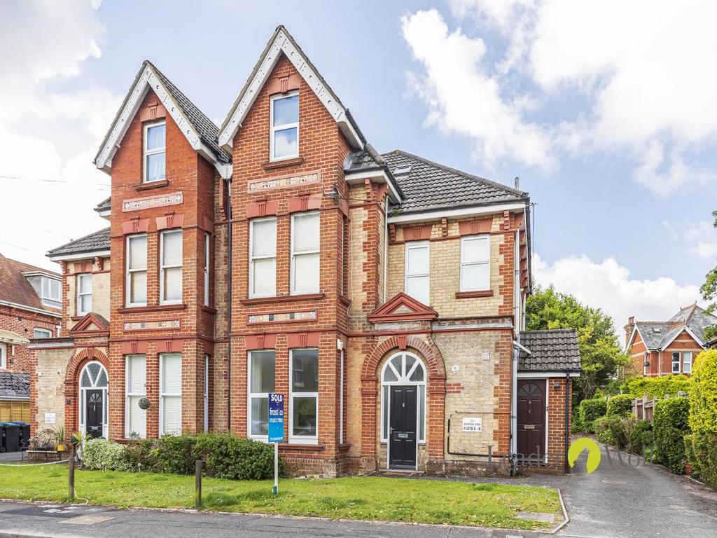 Balmoral Road, Parkstone, Poole 1 bed flat £900 pcm (£208 pw)