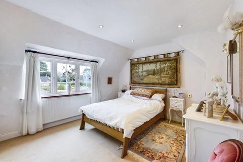7 Chequers Close, Walton On The Hill, Tadworth, KT20 7SR