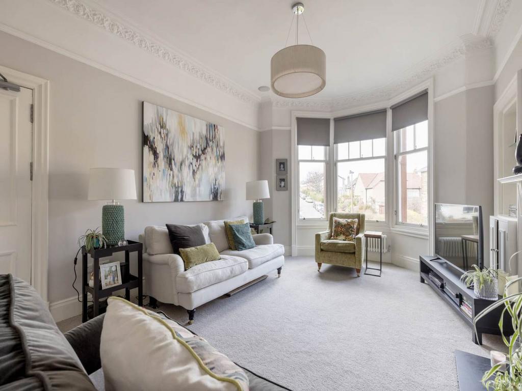 Queens Avenue South, Blackhall, Edinburgh 3 bed flat for sale £495,000