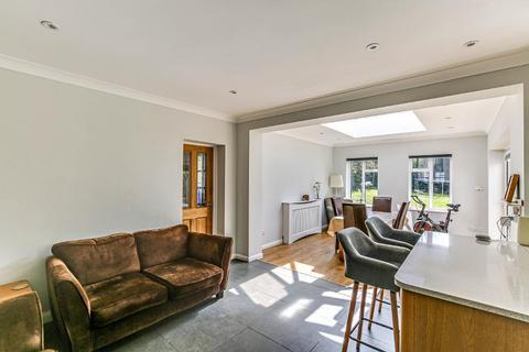 4 bedroom detached house for sale - Glebe Hyrst, Sanderstead, Surrey, CR2 9JJ