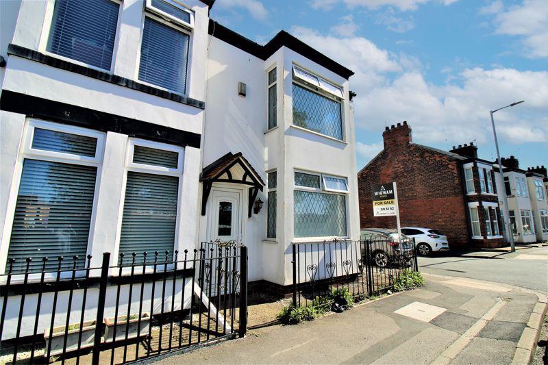 Anlaby Park Road South, Hull, HU4 2 bed end of terrace house for sale