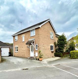 3 bedroom semi-detached house to rent, Lovely three-bedroom house in Verwood - £1450.00