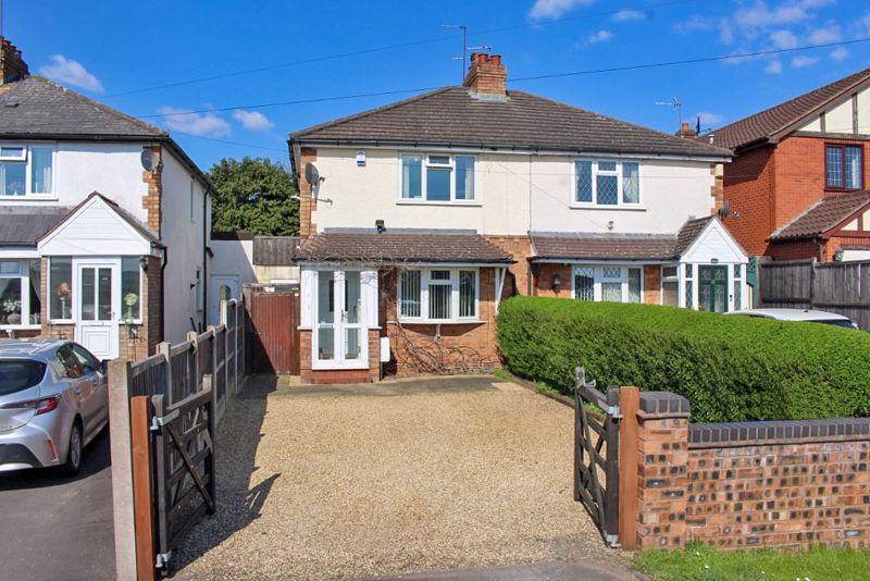 Bridgnorth Road, WOMBOURNE 2 bed semidetached house for sale £259,950