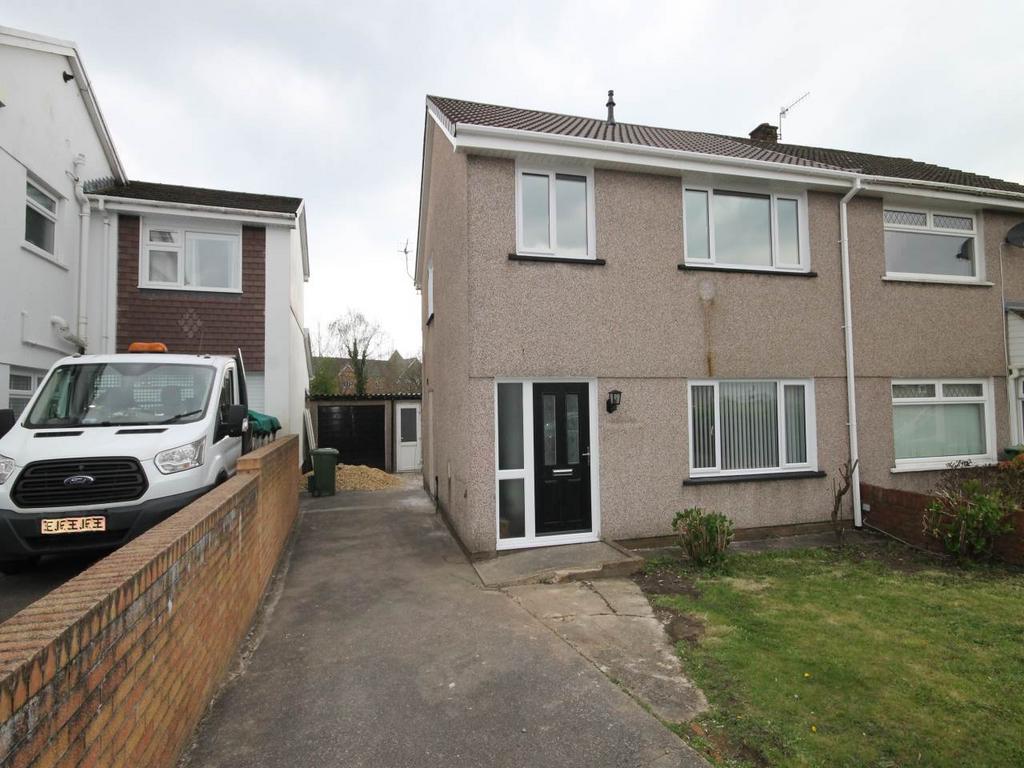Porset Drive, Caerphilly, 3 bed semidetached house £1,050 pcm (£242 pw)