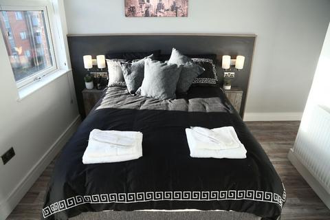 1 bedroom in a house share to rent, Kensington, Kensington