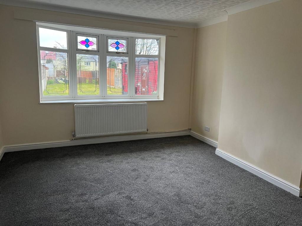 Thorne Road Willenhall 3 bed terraced house £800 pcm (£185 pw)
