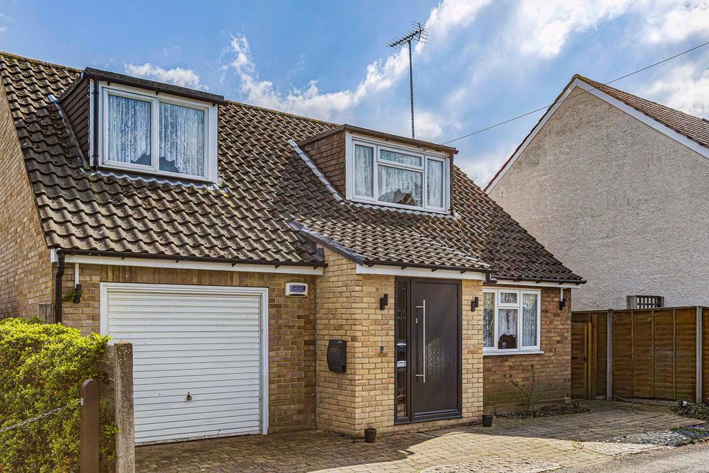 Whaley Road, Potters Bar, EN6 3 bed detached bungalow for sale £645,000