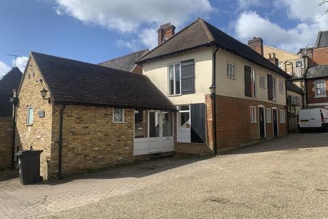 Office to rent - The Coach House, 9 Water Lane, Bishop`s Stortford, Hertfordshire