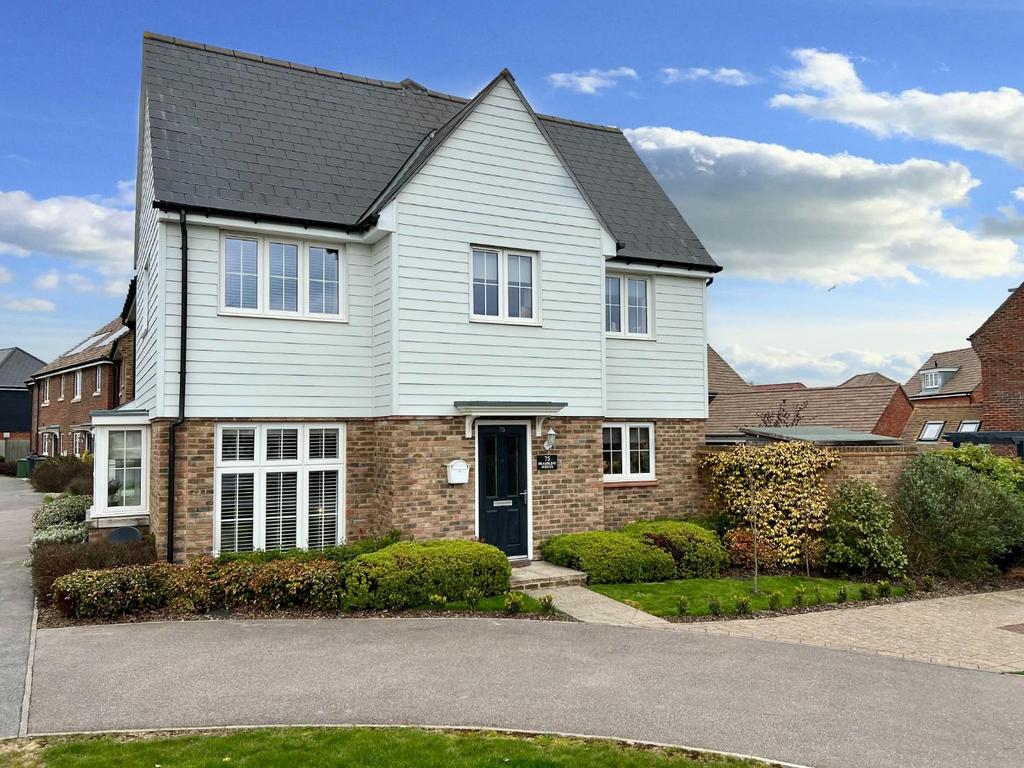 Finberry 3 bed end of terrace house for sale £425,000