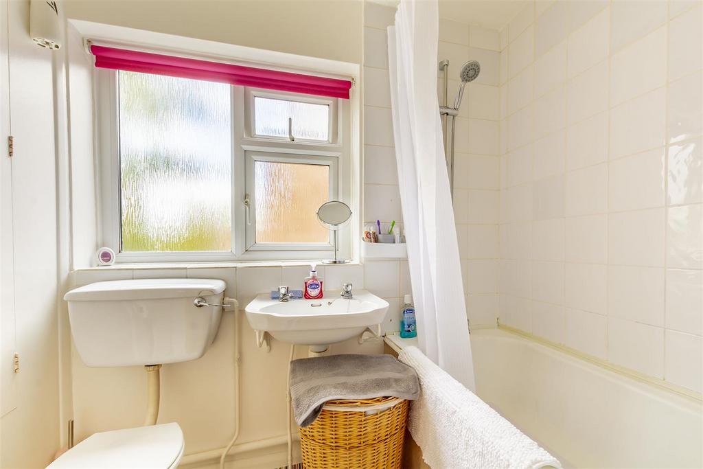 DSC 3150 Bathroom-HDR copy.jpg
