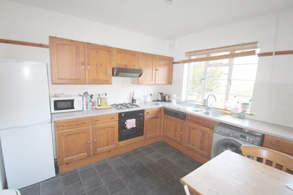 Fitted kitchen /diner