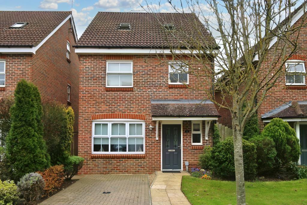 Hadleigh Close, Shenley 3 bed detached house for sale £650,000