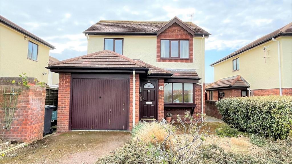 The Oval, Llandudno 3 bed detached house £275,000